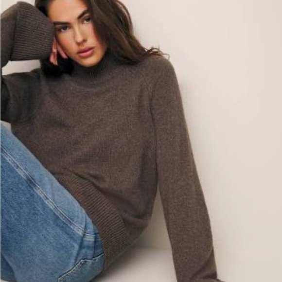 Reformation Chocolate Brown Turtleneck Sweater - Picture 7 of 8